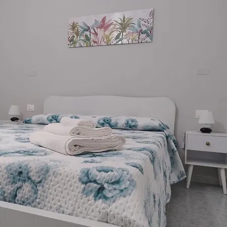 La Casa Di Nonna Lucrezia בית הארחה *